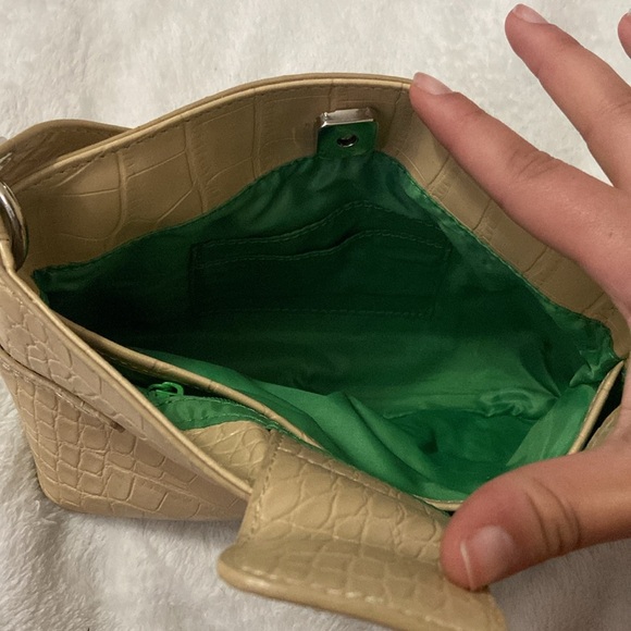 Tommy Hilfiger small handbag - Picture 8 of 8